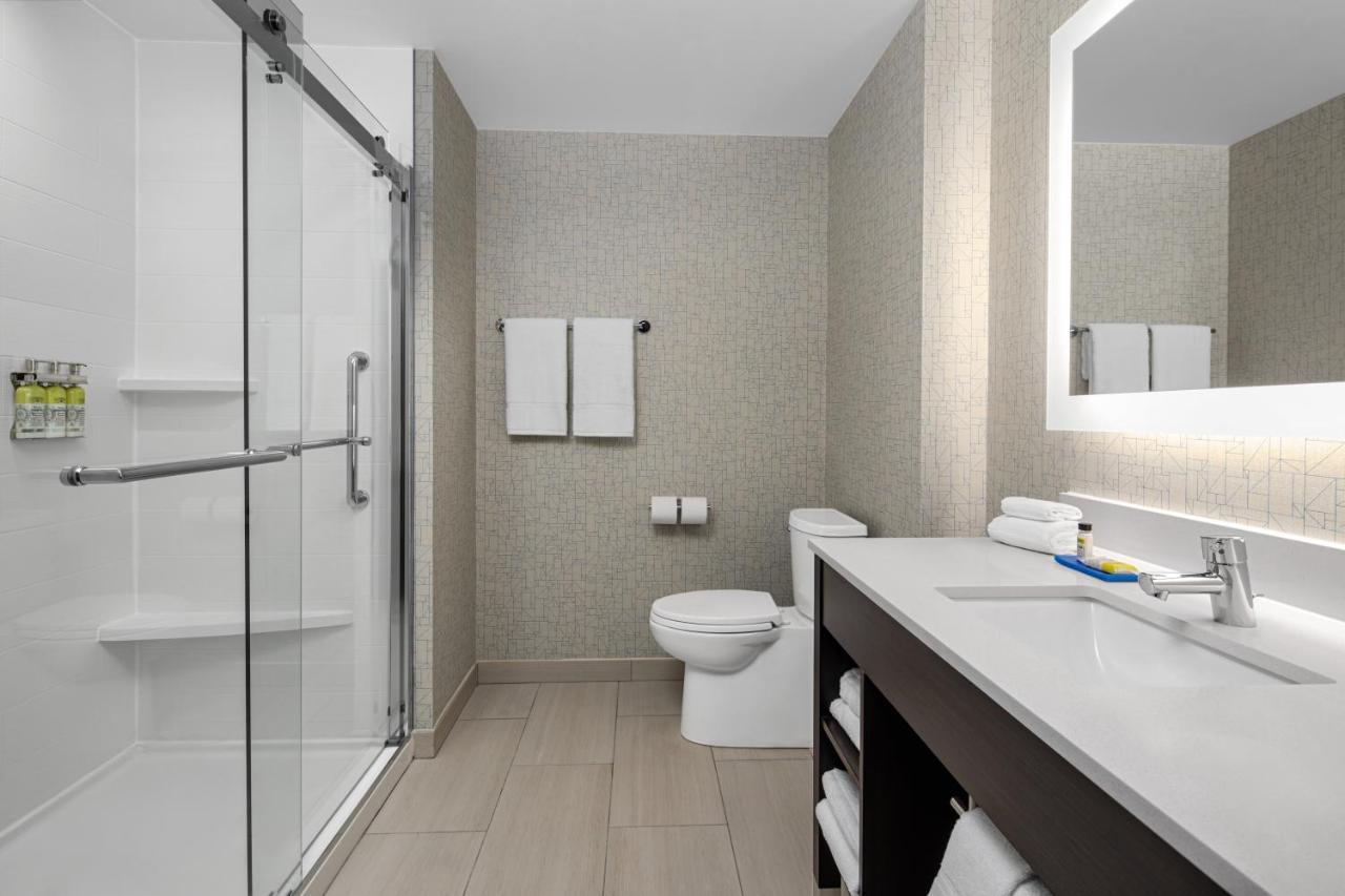 Holiday Inn Express & Suites Woodside Laguardia Airport Нью-Йорк Экстерьер фото